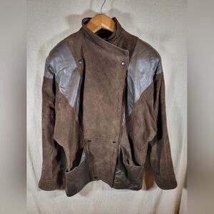 Vintage leather and suede size small by Comint. In Excellent condition GORGEOUS!
